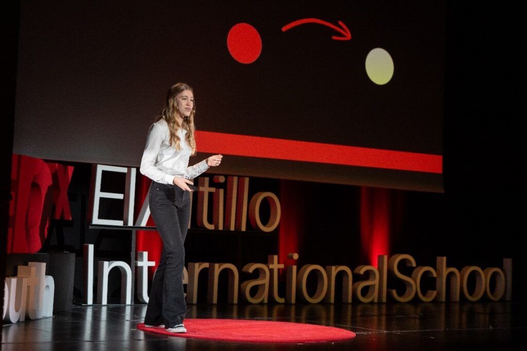 Jimena, alumna de The British School of Almería, deslumbra con su participación en el TEDxEl Altillo International School Youth